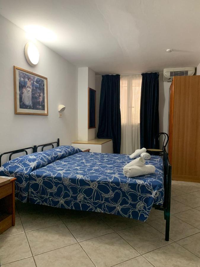 Hotel Villa Isola Rimini Exterior photo