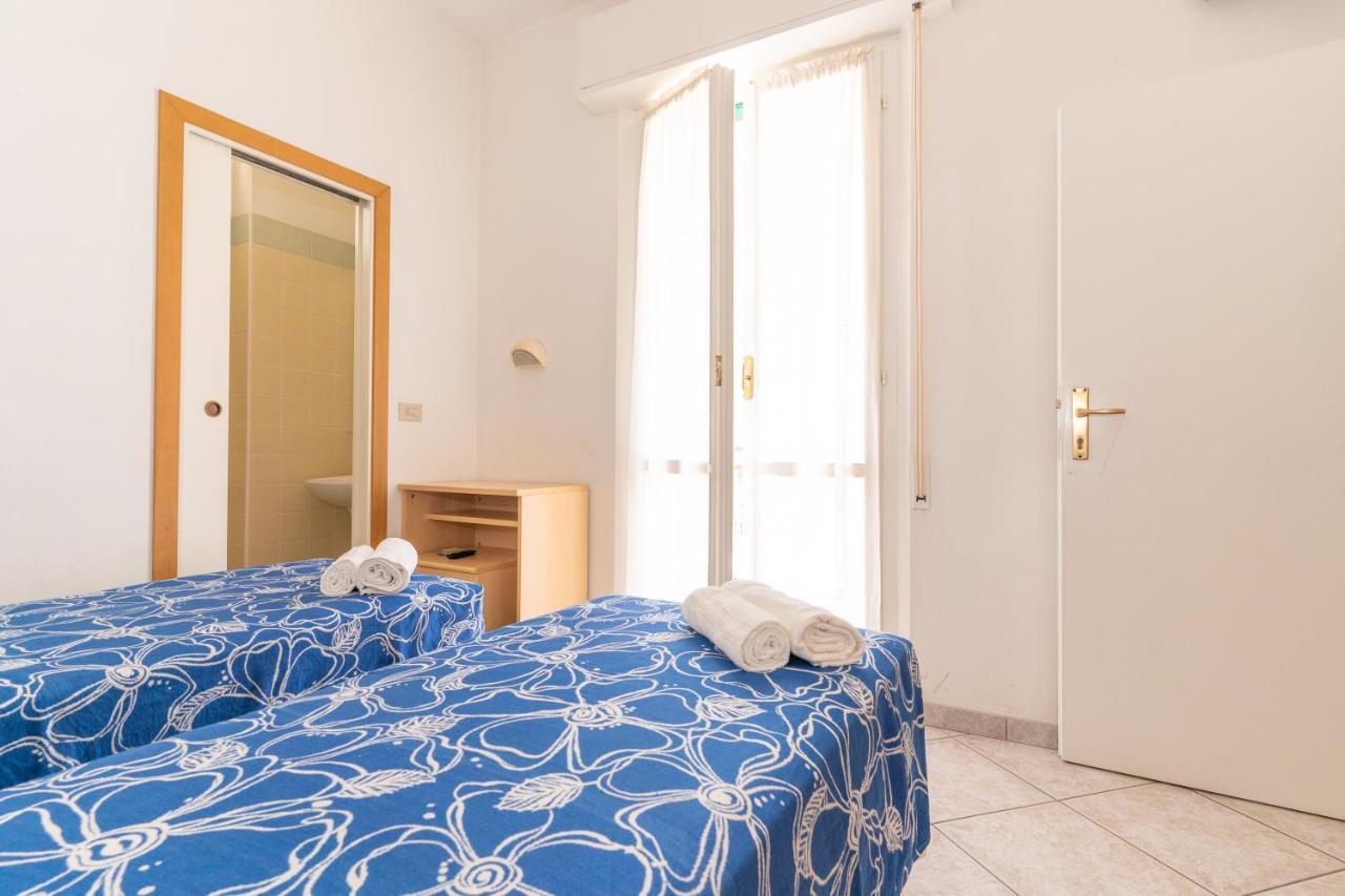 Hotel Villa Isola Rimini Exterior photo
